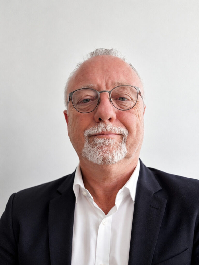 KI-generiertes Portrait einer Person im Anzug